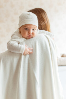 ⁦CLOUDS BABY COTTON BLANKET - WHITE⁩ – תמונה ⁦2⁩